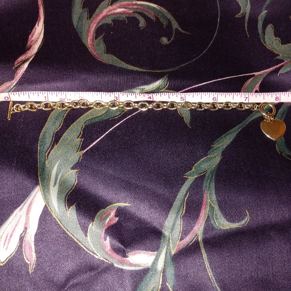 Gold Link Bracelet with Heart Charm - Picture 5 of 9